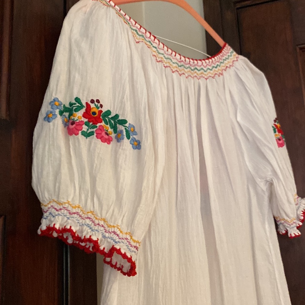 White Embroidered Mini Dress with Floral Motif - Picture 8 of 9